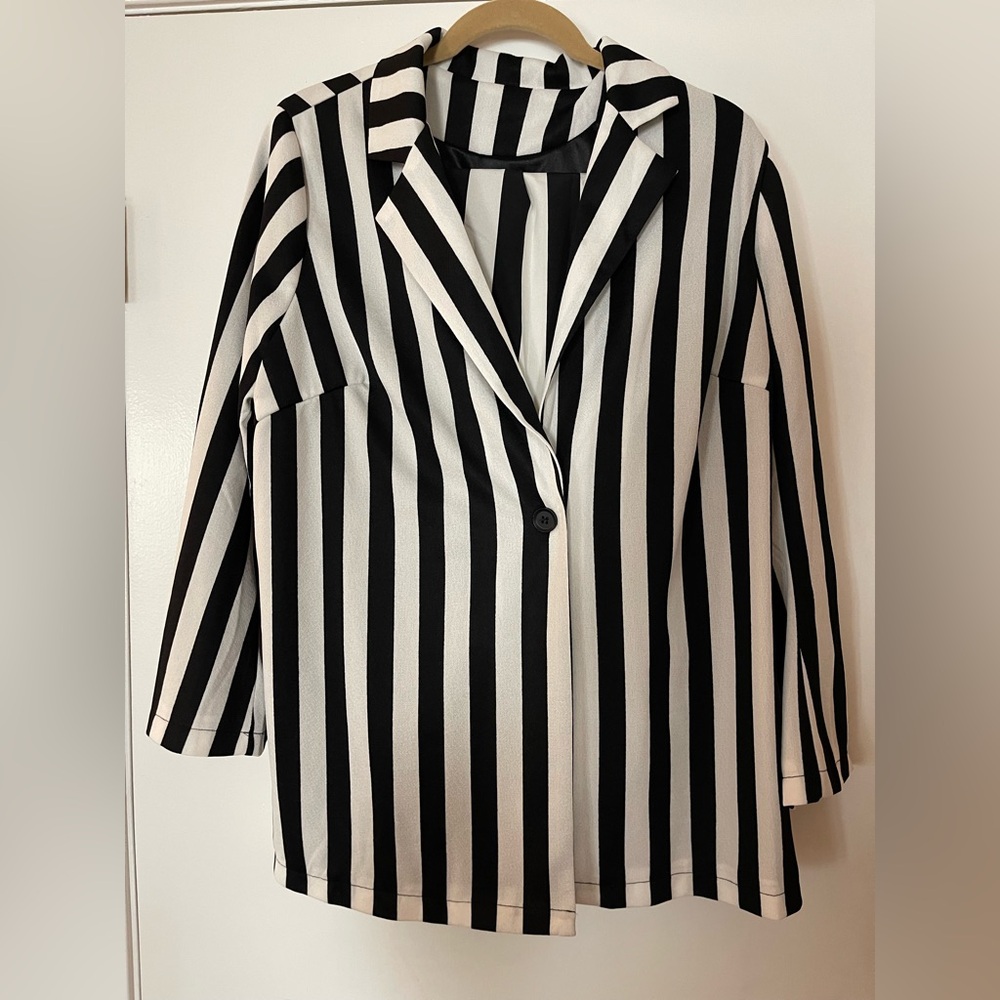 SHEIN Black and White Striped Blazer